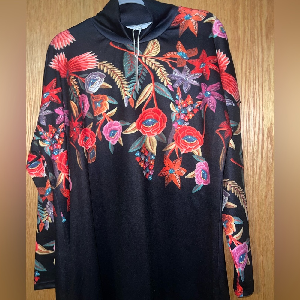 Floral long sleeve blouse that is longer in length